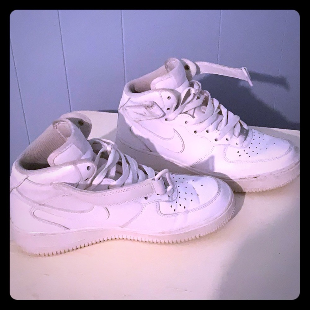 Women’s Nike Air Force 1 Mids ✨🕊